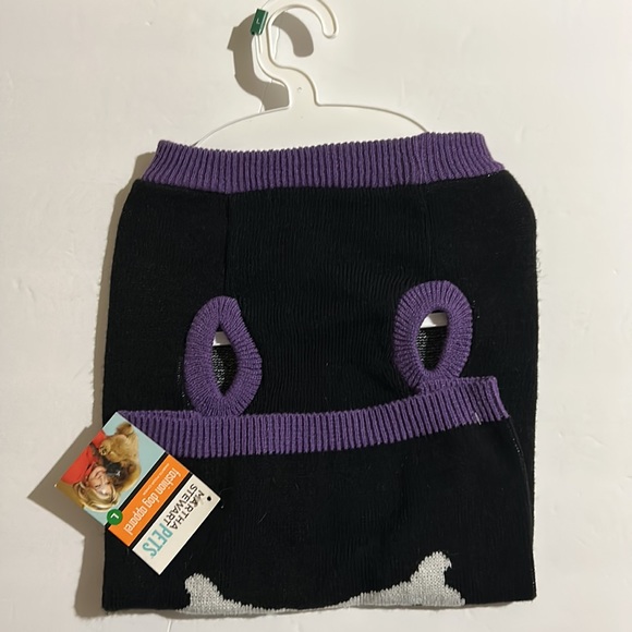 NWT MARTHA STEWART DOG SWEATER BLACK AND PURPLE WITH SKULL Large New - Picture 2 of 7